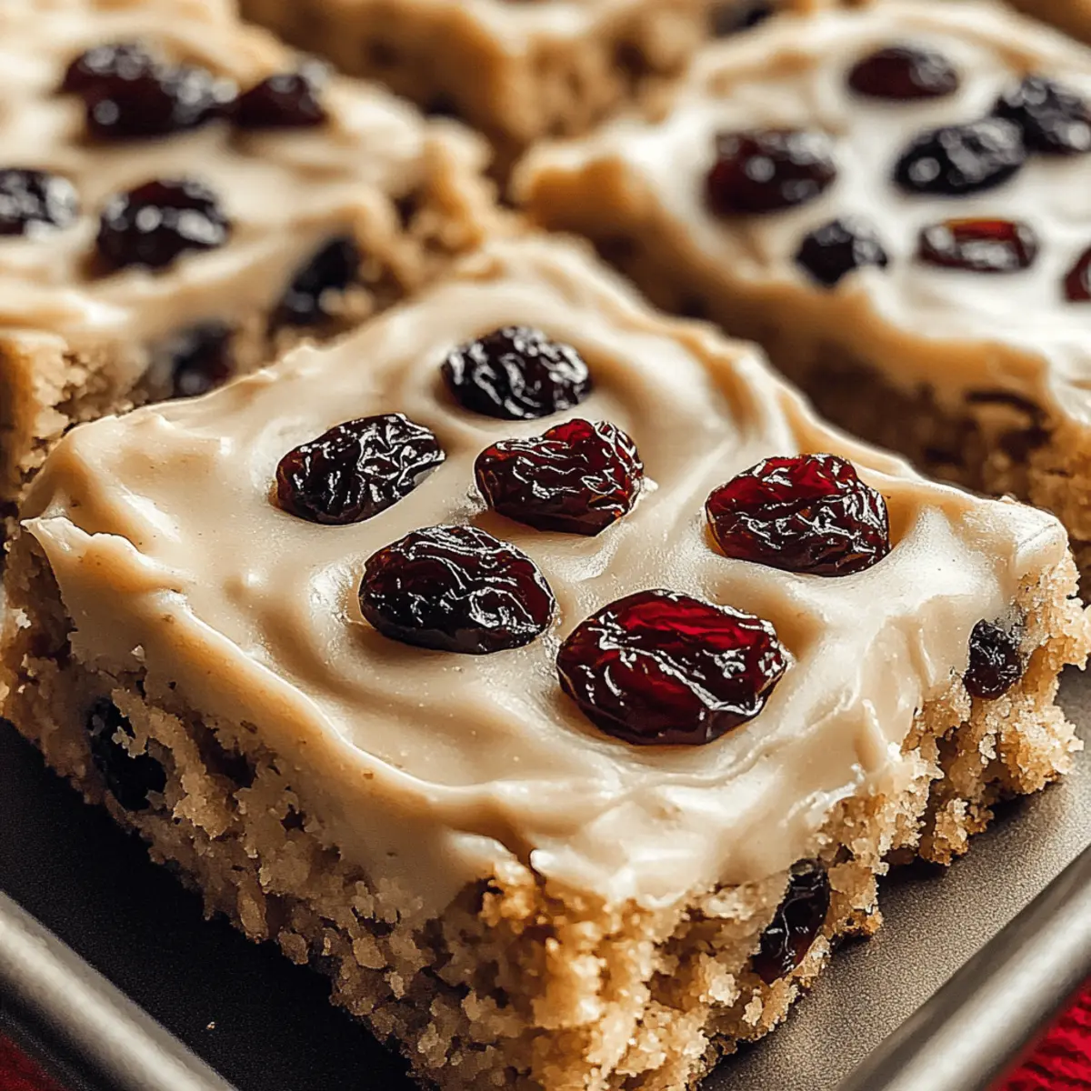 Oatmeal Raisin Cookie Bars: Soft, Chewy, and Guilt-Free Treats 2 Oatmeal Raisin Cookie Bars jn8cum
