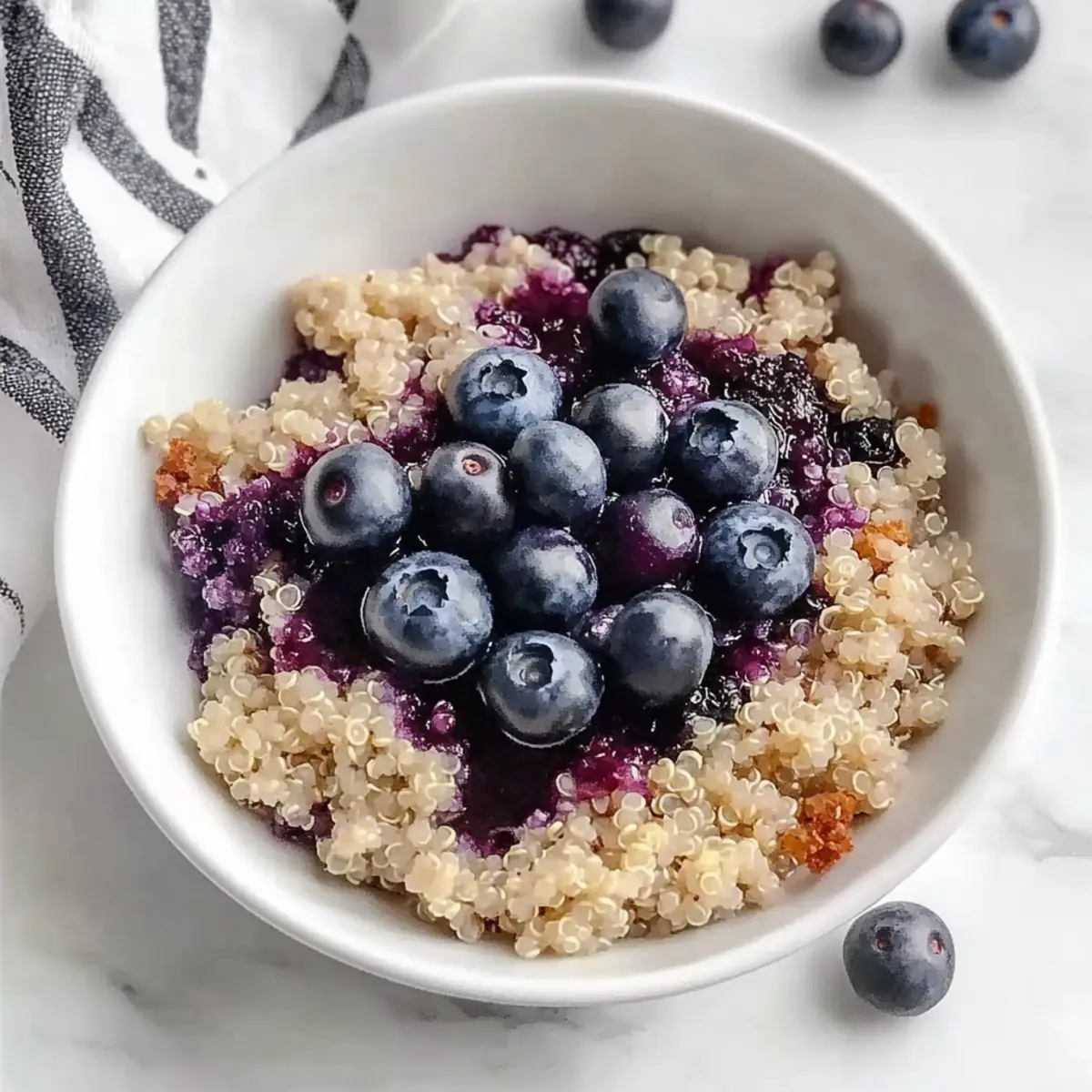 Blueberry Quinoa Breakfast Bake for a Healthy Start 2 Blueberry Quinoa Breakfast Bake dwztzc